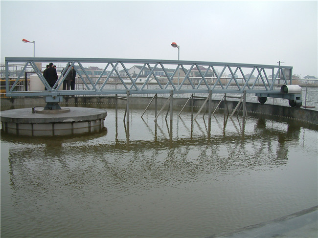 半橋式周邊傳動(dòng)刮泥機(jī) 半橋式周邊傳動(dòng)刮泥機(jī)